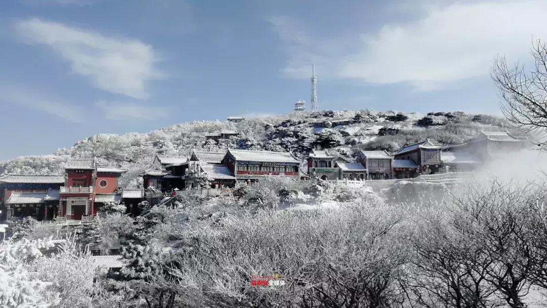 此刻泰山成了雪国,美到无言!高清美图来袭,“雪国的列车”即刻发车!