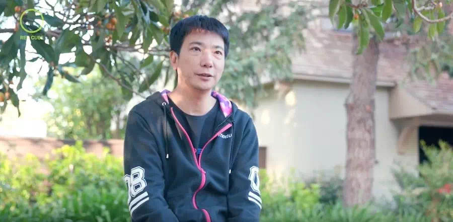 农村穷小子靠努力混成公司老板,穷小子靠炒股逆袭