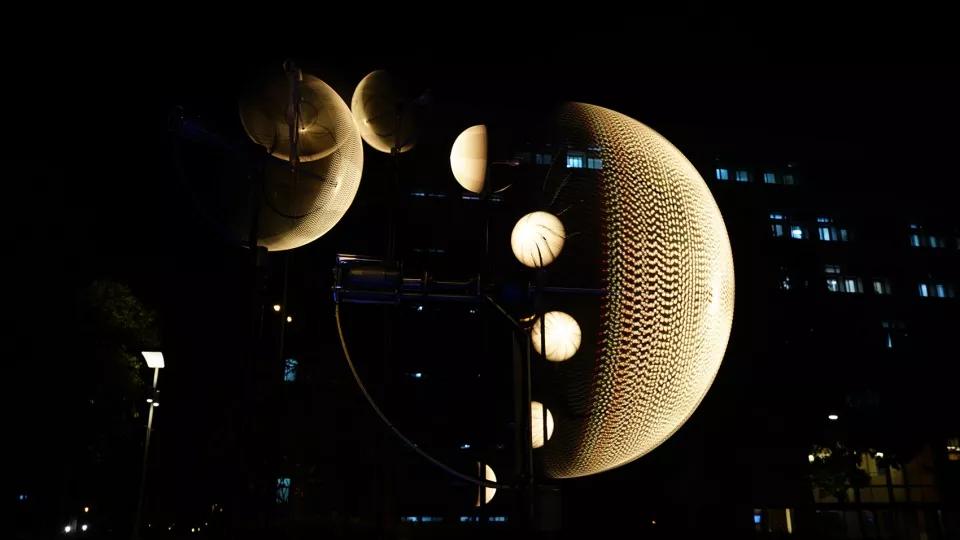 美得足以让人忘记时间流逝,美得让人静止的瞬间