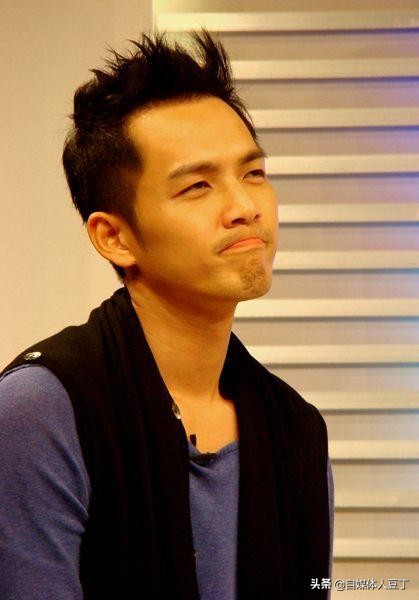 钟汉良44岁电视剧,钟汉良45岁出场视频