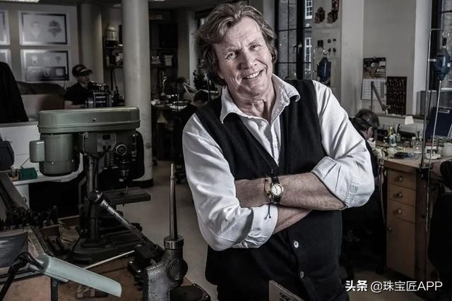 小蜜蜂珠宝是哪个品牌,蜜蜂标志是什么珠宝牌子