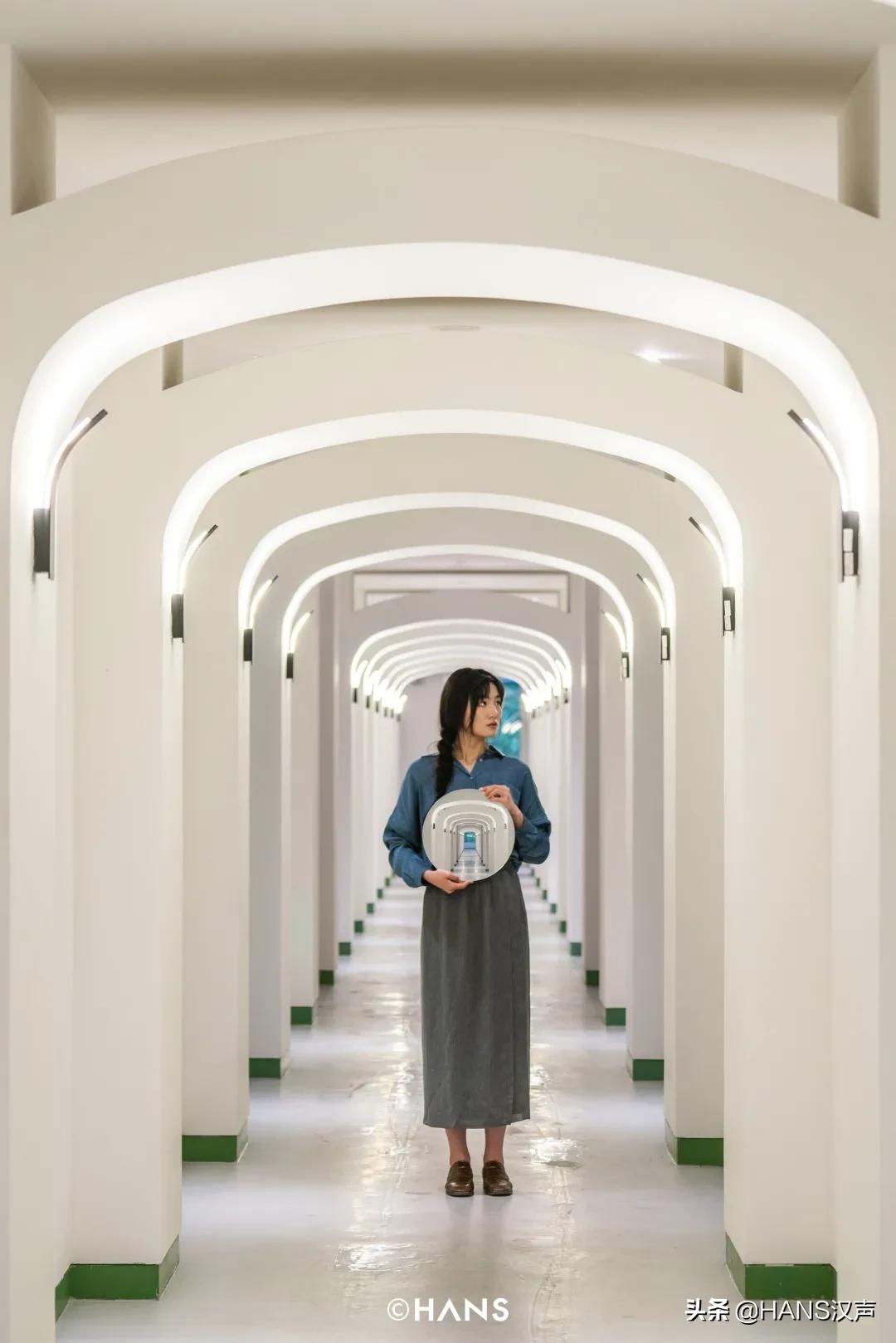 青山区红房子光影秀,青山红房子网红打卡地