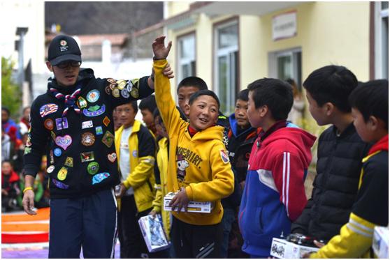 鍏崇埍闈掑皯骞村叕鐩婃垚闀胯惀,鍏崇埍鍎跨绛戞ⅵ璧疯埅蹇楁効鏈嶅姟娲诲姩