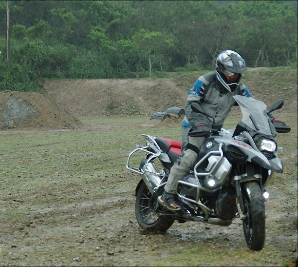 宝马r1250rt和水鸟怎么选,新款水鸟2024