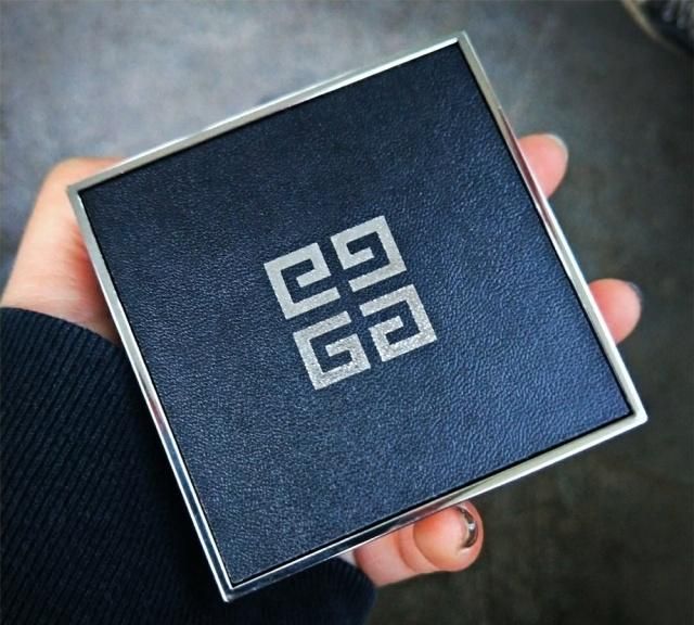 清爽控油定妆散粉细腻,定妆持久控油遮瑕散粉