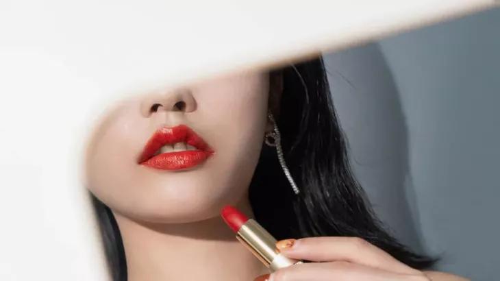 真正的口红造型,国风口红什么颜色好