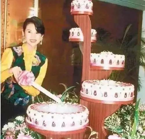 刘銮雄前妻宝咏琴现状,刘銮雄前妻宝咏琴有没有儿女