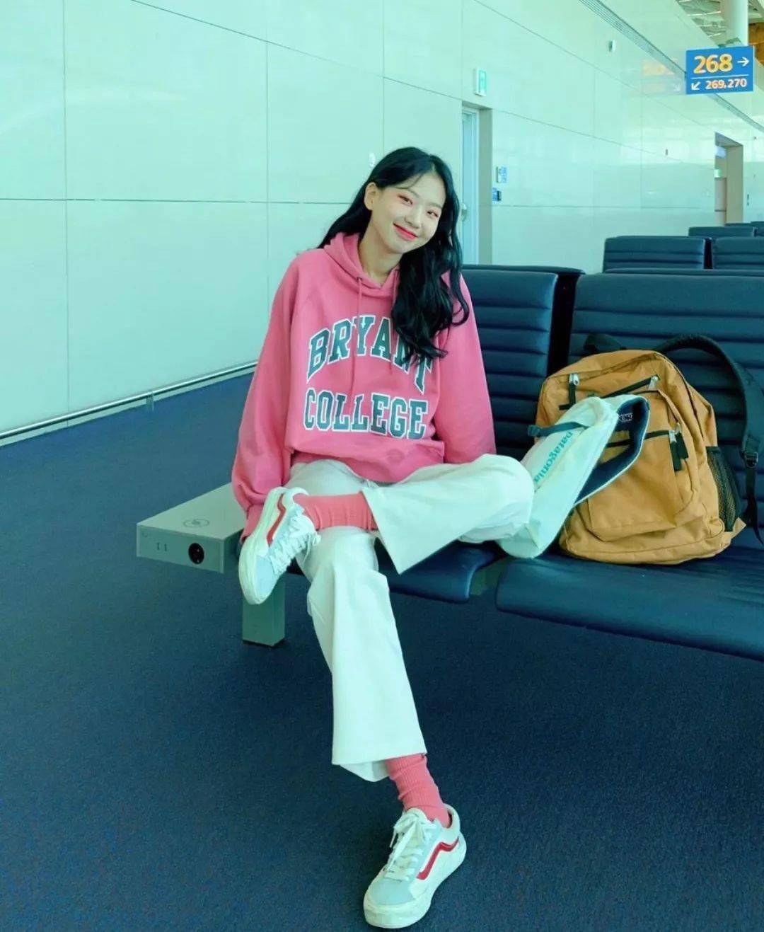 卫衣带子这样系还有人敢说你不潮,卫衣带子的系法最简单又好看