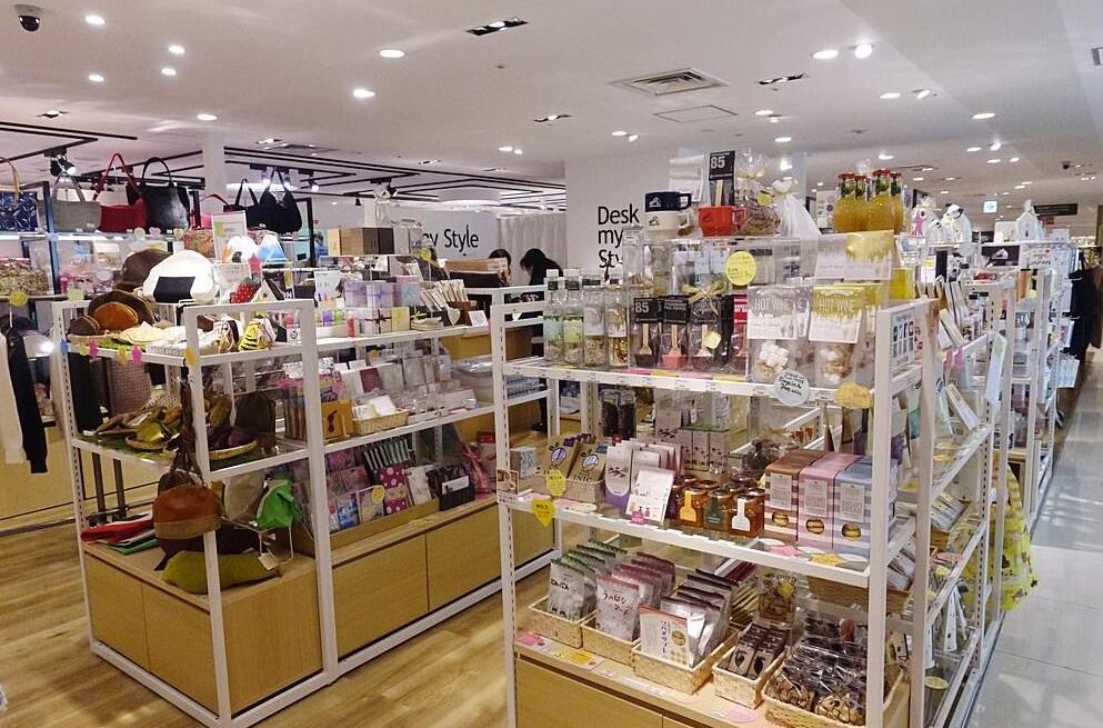 购物达人教你日本新宿最好逛的商场购物省钱*法大**看到就是赚到