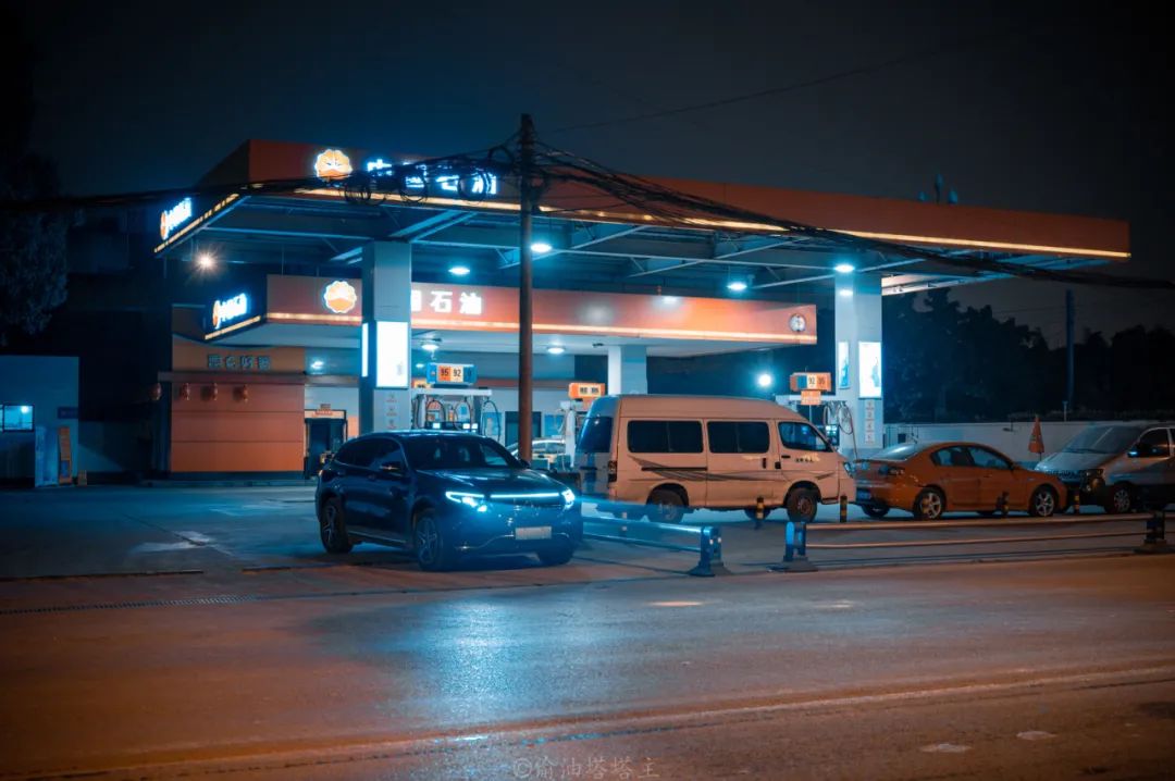 奔驰eqc400好还是350好,奔驰eqc400实际续航是多少