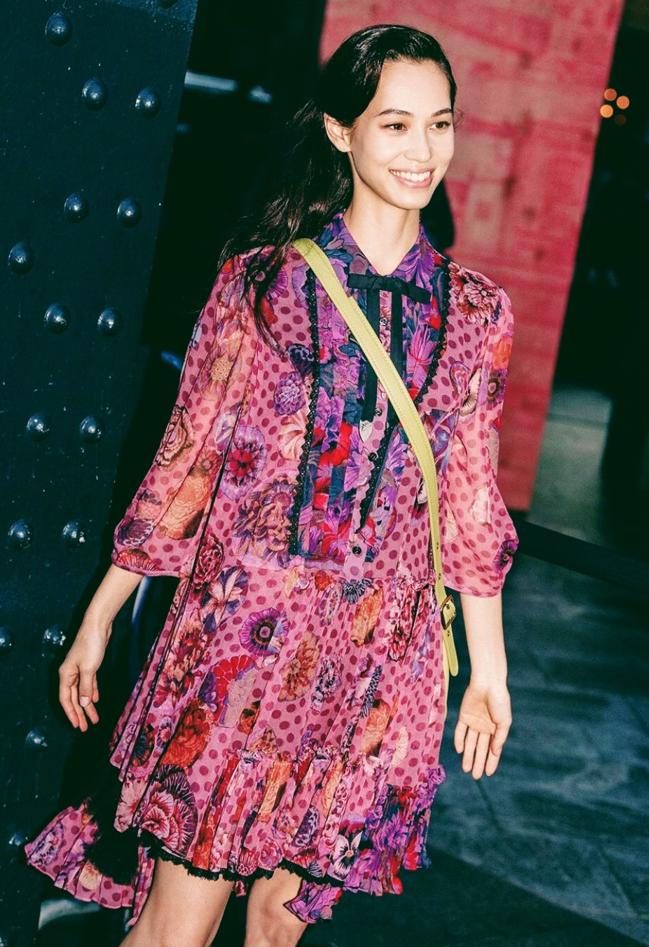 高档30-40岁碎花连衣裙,40-50岁碎花连衣裙穿搭