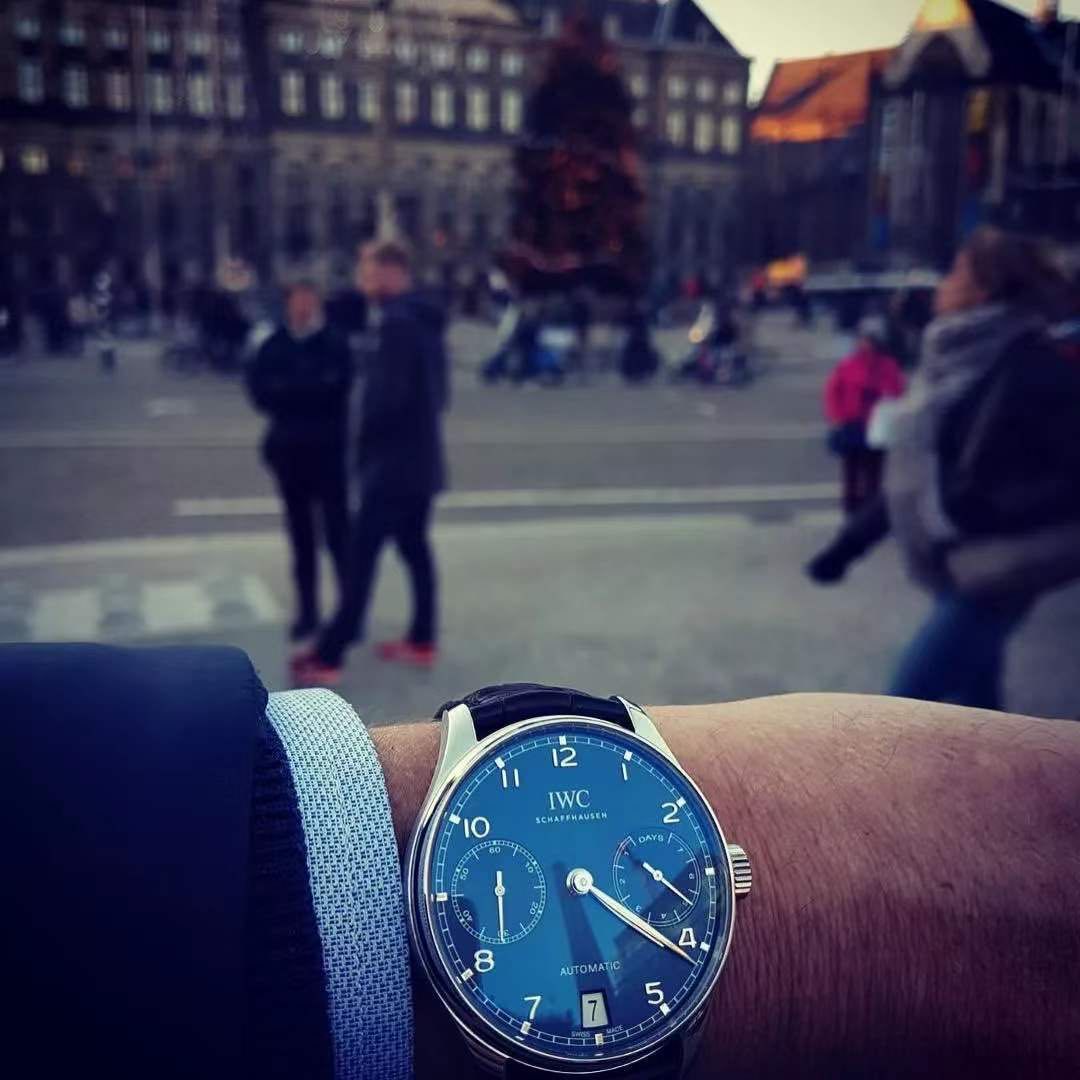 老梁观世界,荷兰购物买什么划算