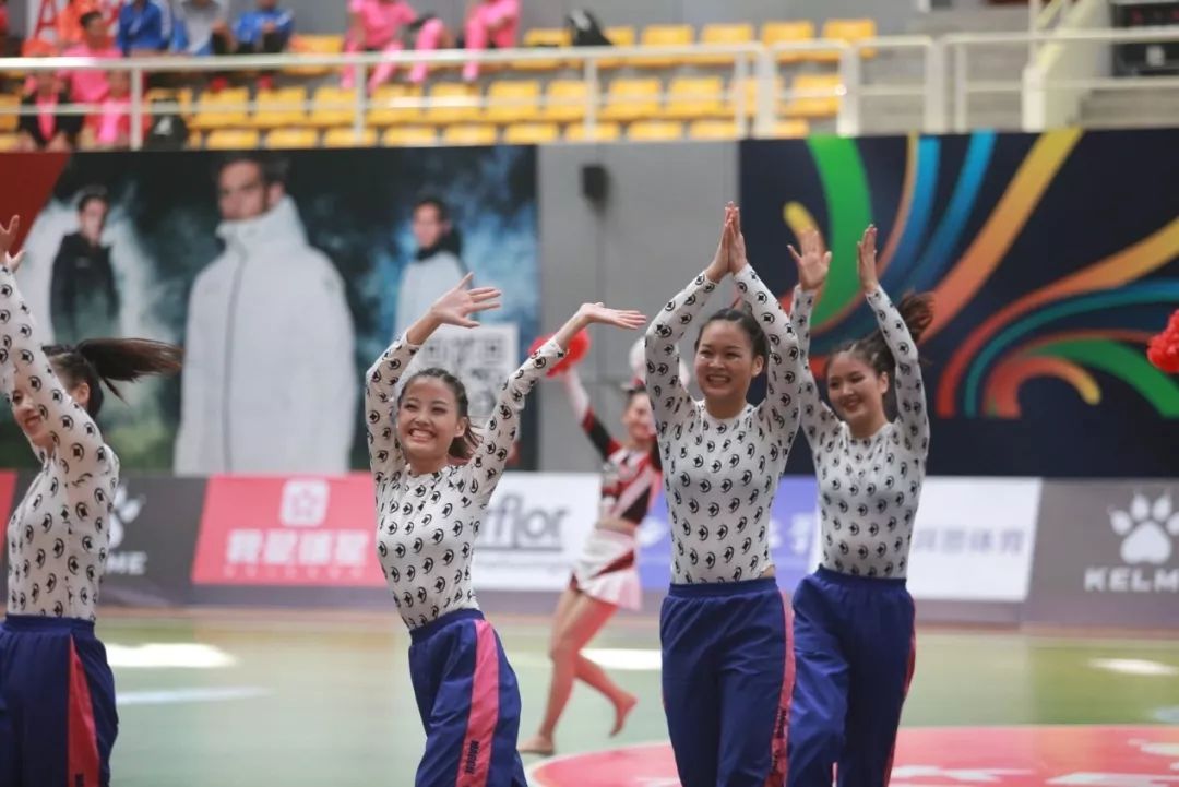 大五赛场上的最美校花，快来投票给湖北大学啦啦队长周丹妮