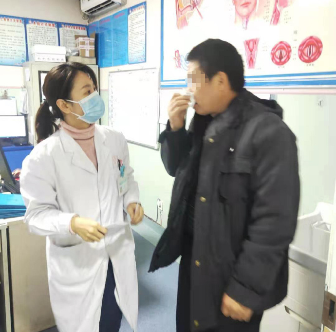 40岁男子确诊喉癌曾以为是咽炎,警惕慢性咽炎的误诊与认知误区