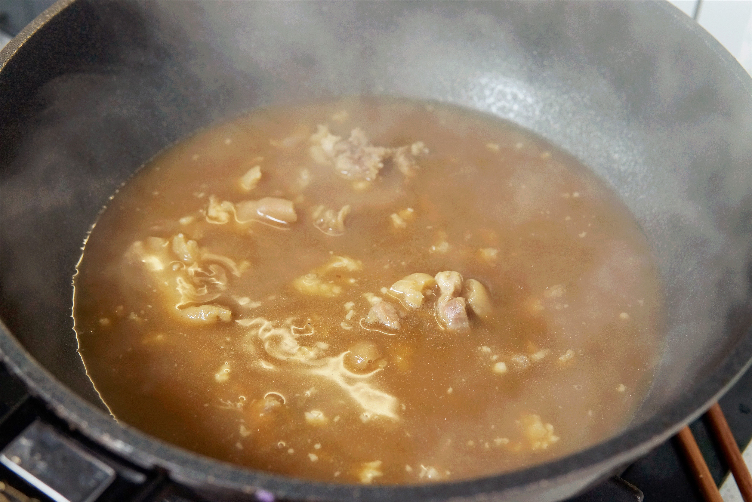 做猪皮冻用不用高压锅,猪皮做猪皮冻的方法