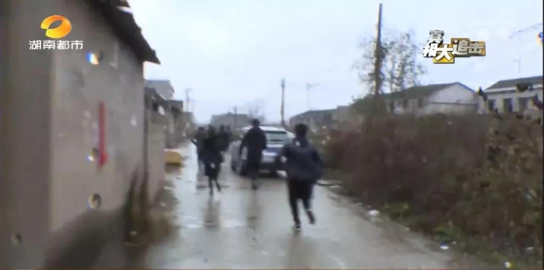 你在路边便利店买过酒吗？很有可能买到假货了！租住房里灌装高档酒，涉案价值2百余万…