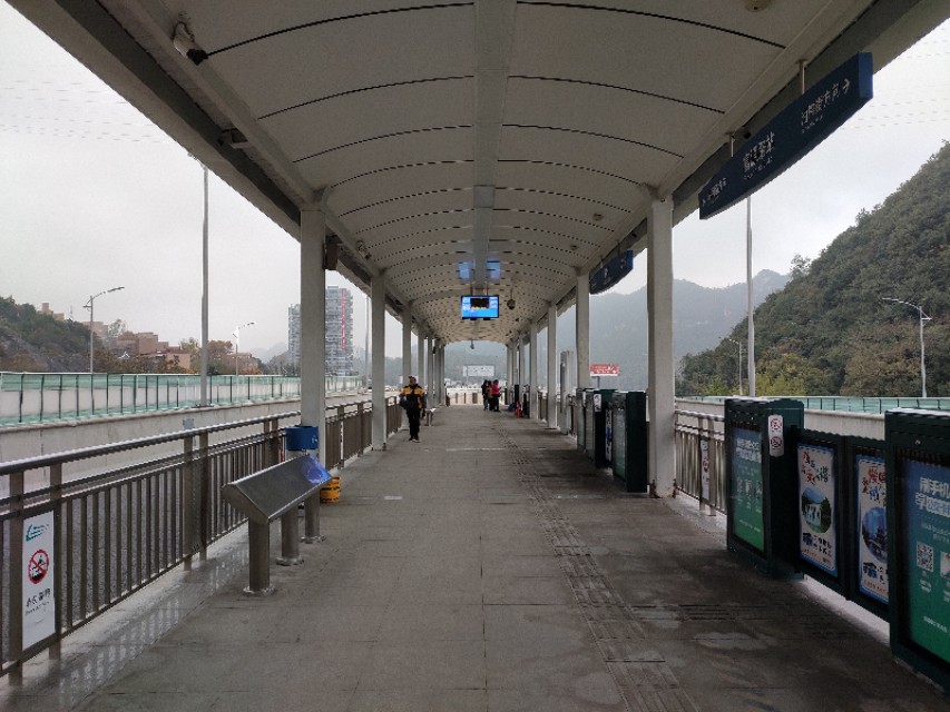 brt快速公交哪个城市比较发达,brt快速公交私家车可以走吗