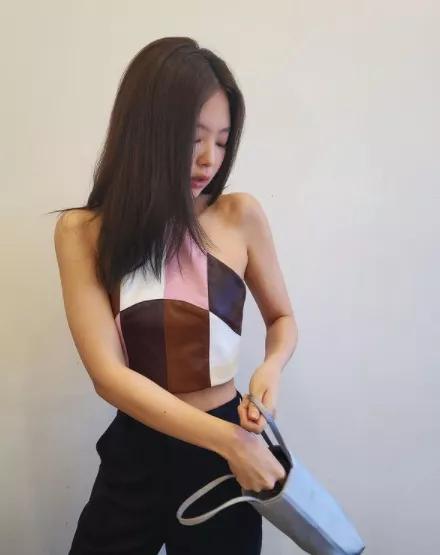 中国的肚兜中国风,国外流行中国肚兜