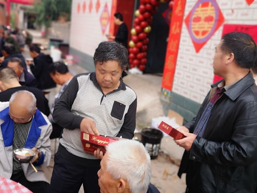 4块一包的红旗渠烟,红旗渠雪茄烟多少钱一包