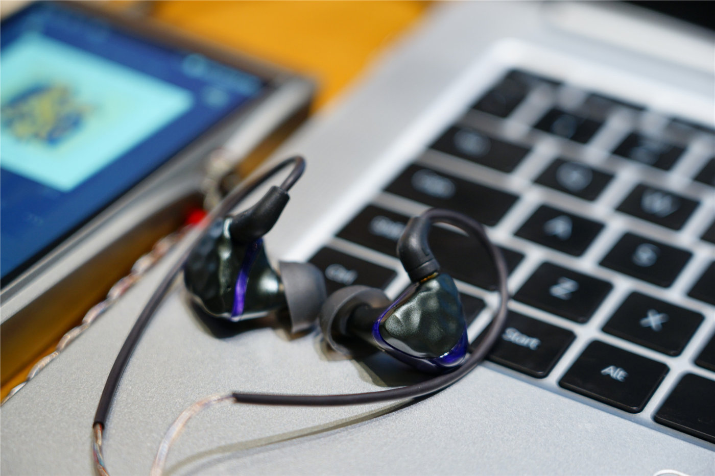 千元以下越级耐听入耳式耳机,ikft1s降噪耳机评测