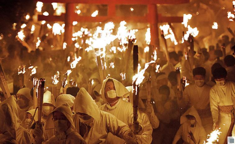 官方回应村规禁止披麻戴孝,村里禁止披麻戴孝吗