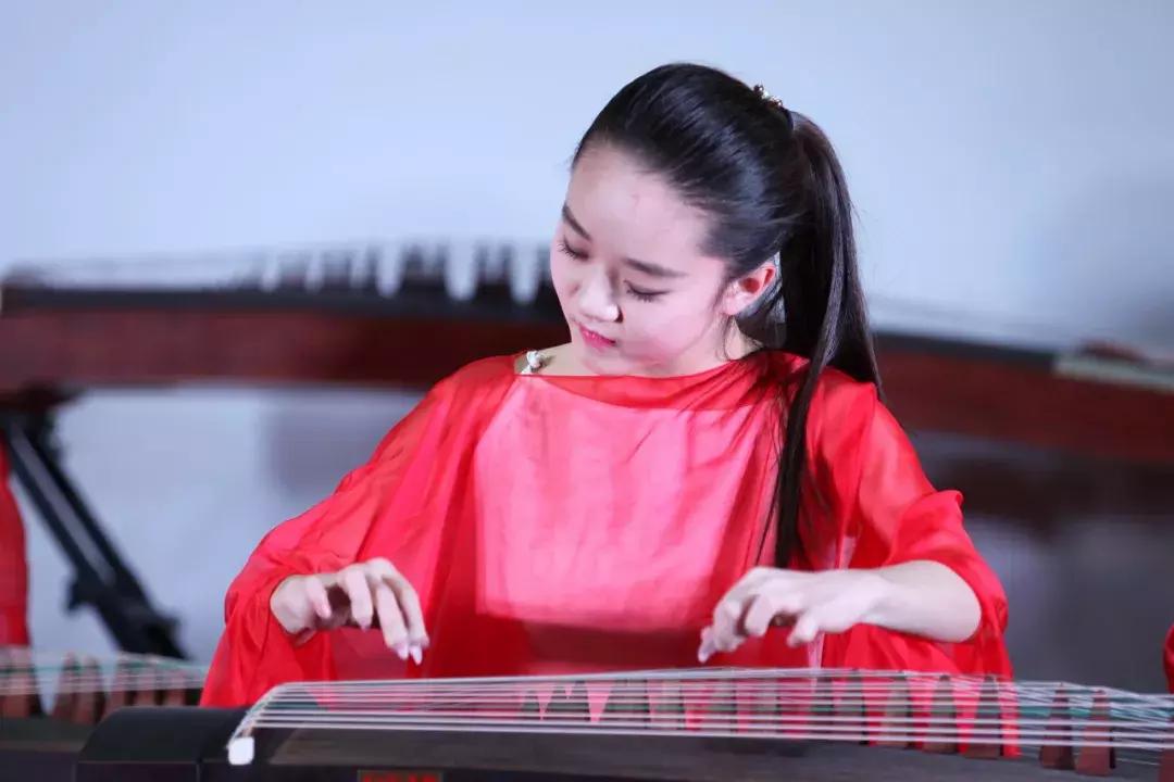 练古筝手腕疼怎么回事,弹古筝转手腕正确姿势