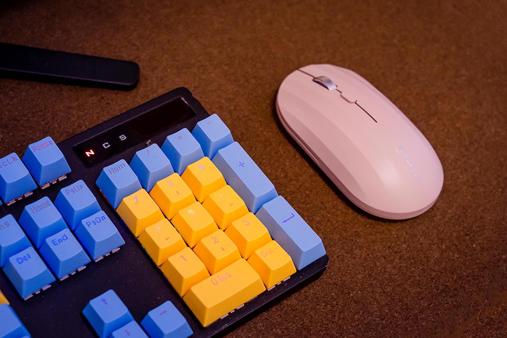 小米小爱鼠标和科大讯飞鼠标,科大讯飞鼠标和罗技鼠标对比