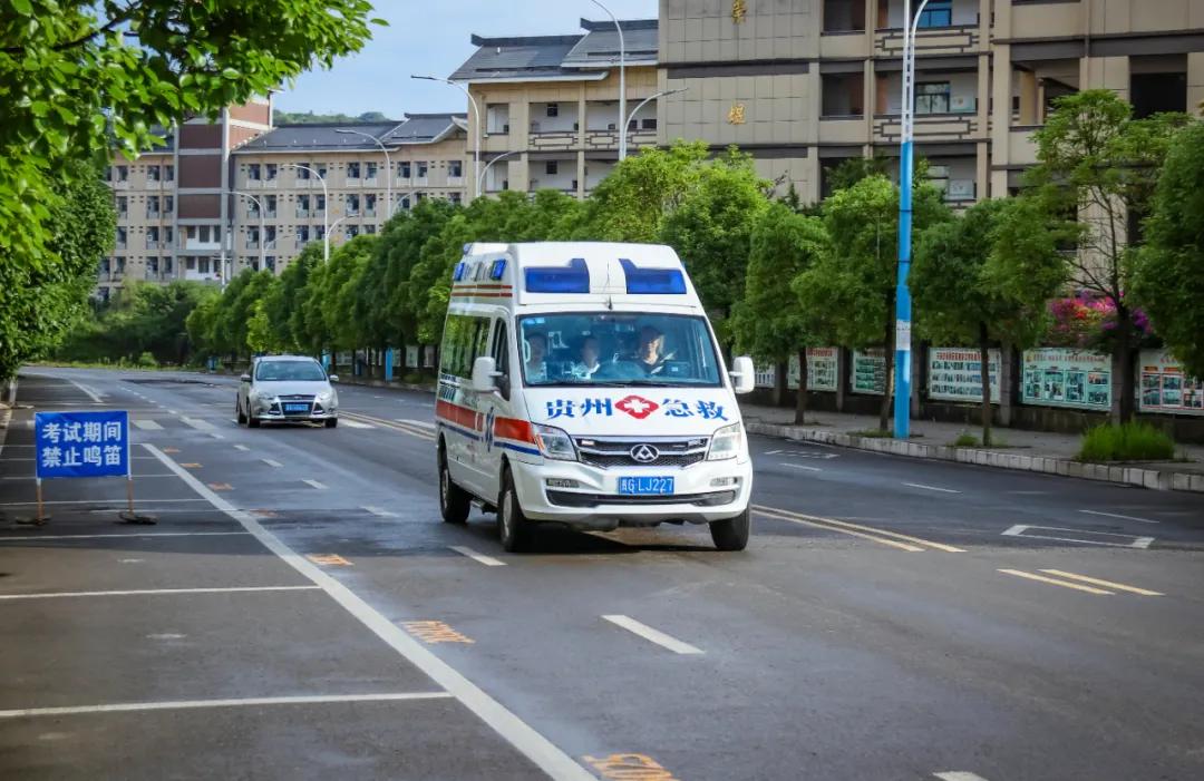 多部门联合开展高考护航行动,保康多警种联动为高考保驾护航