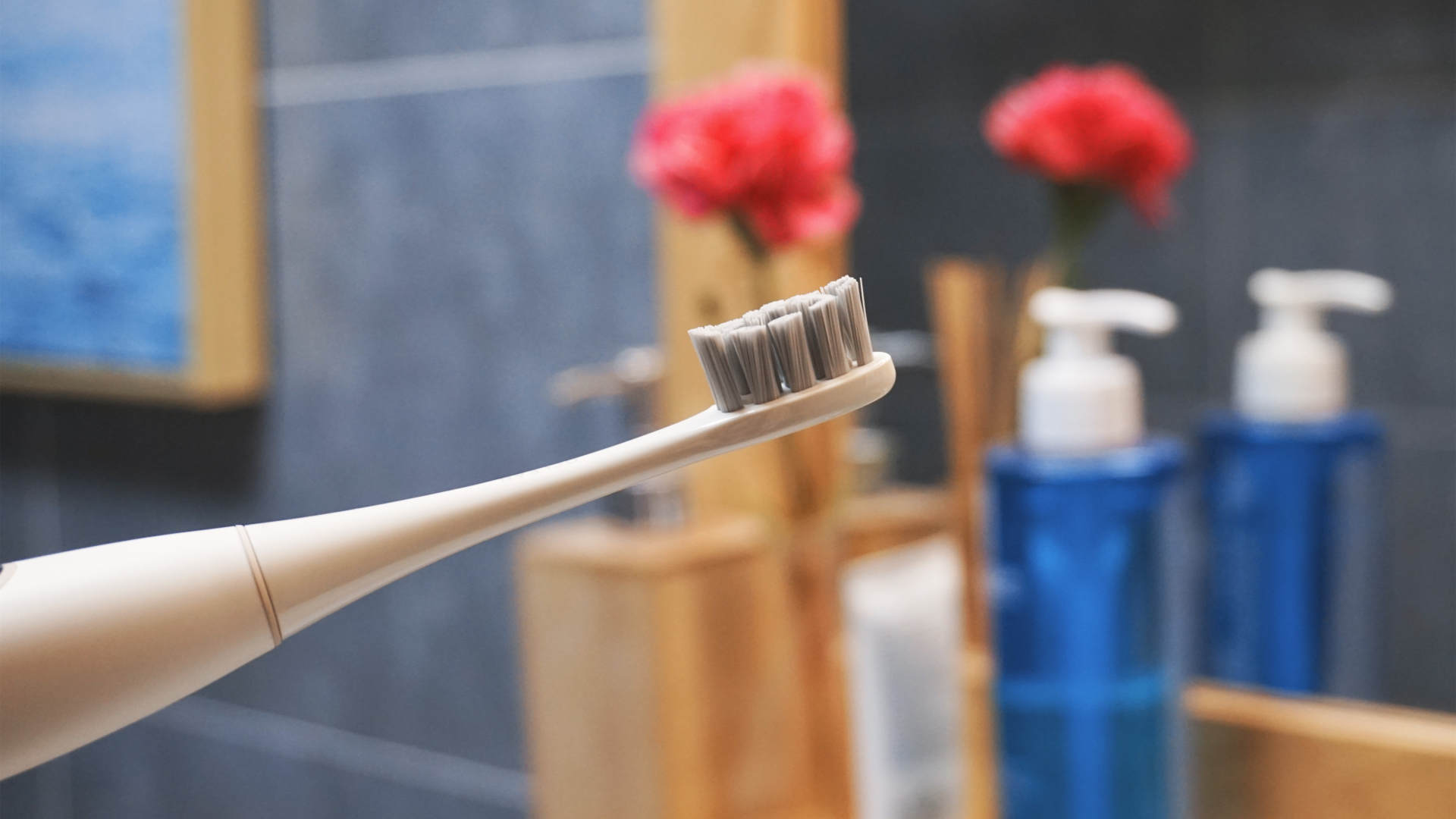 种植牙推荐电动牙刷,根据自己的牙选择电动牙刷