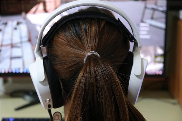 赛睿寒冰7听声辨位,赛睿寒冰5降噪