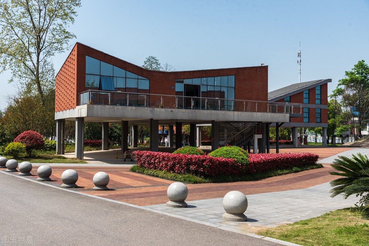 武汉青山区上半年gdp,武汉青山人均gdp为什么高