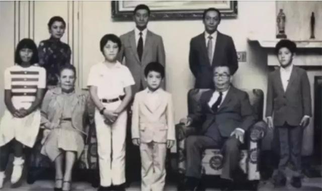 蒋家*四代第**蒋友柏回忆：12岁前享贵族待遇，历史课就是蒋家家史