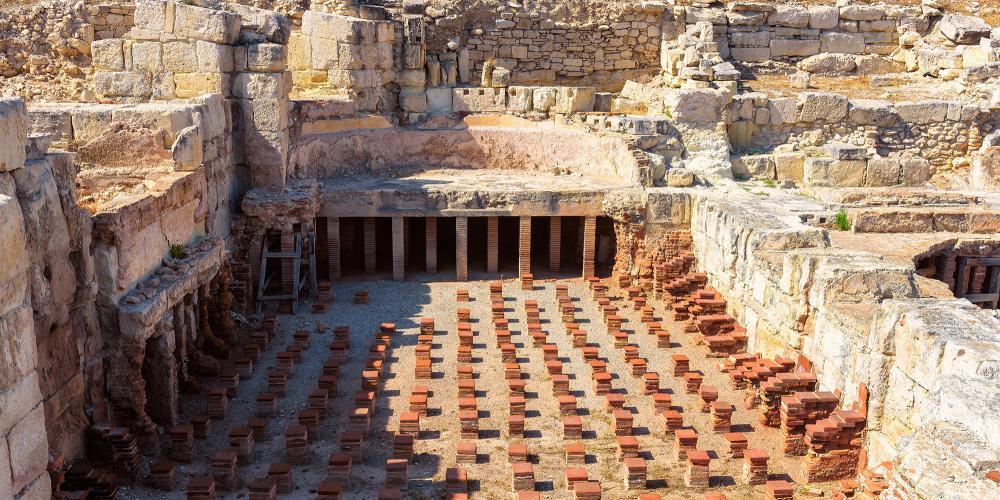 葡萄酒香水比法国牛,30万元别墅加绿卡,免费落地签看超美海滩!