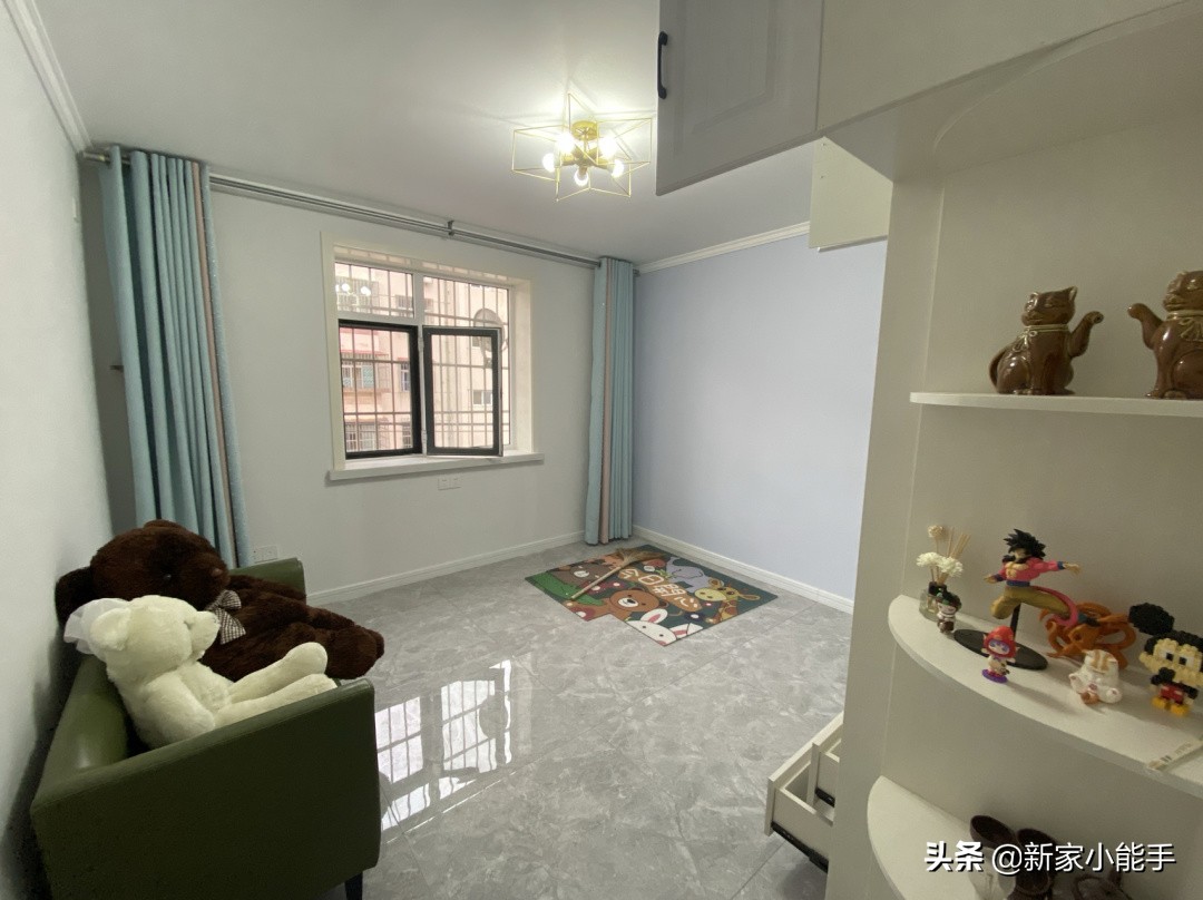 不吊顶新型的客厅装修,2021最火的客厅不吊顶不做电视墙