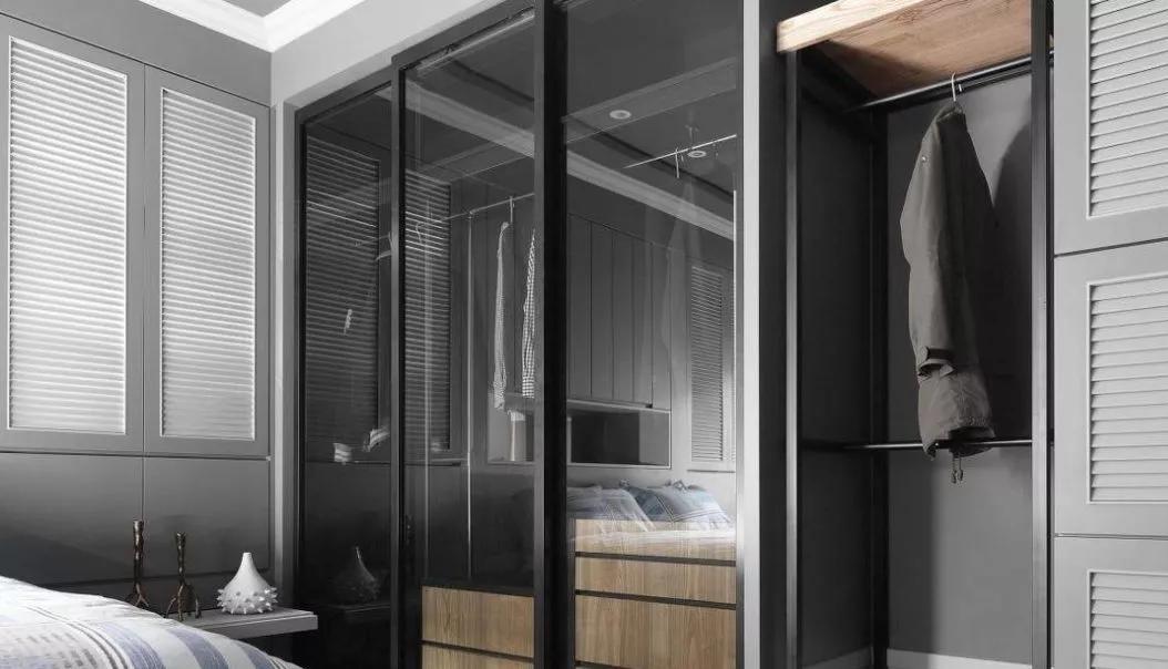 玻璃门定制衣柜布局,定制衣柜高了装不进去怎么办