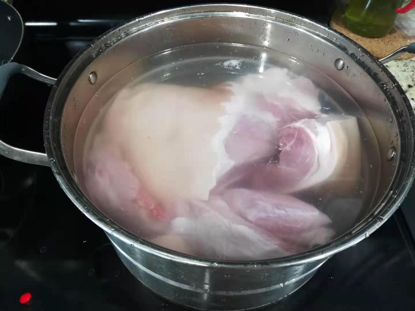 30年大厨教你酱肘子的正宗做法,大姐教你正宗酱肘子的做法