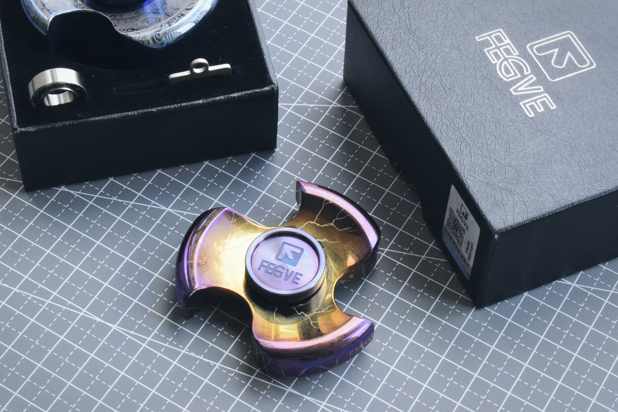 赏心悦目，转到停不下来！——斐戈FEGVE“胖三叶”指尖陀螺赏评