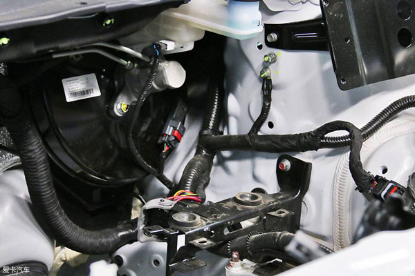 汽车线束怎么判断短路还是断路,汽车线束短路什么意思