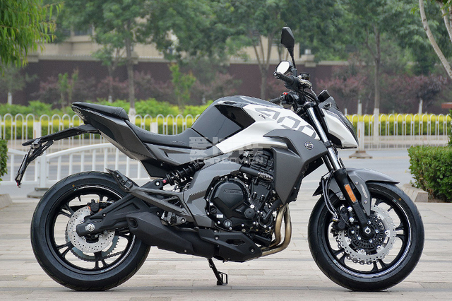 春风400街车测评报告,国产街车春风400nk缺点