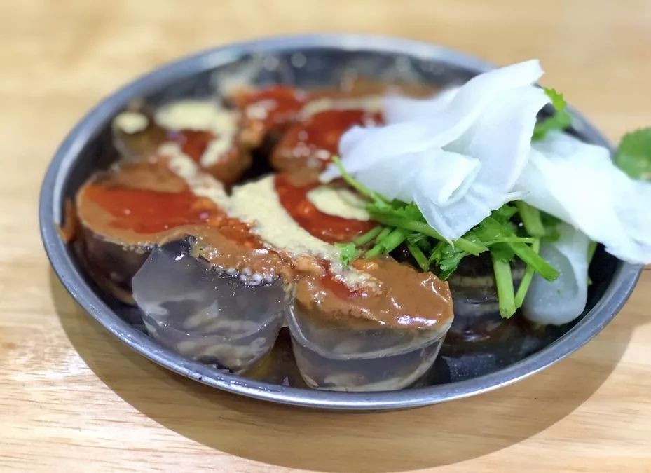 没事千万别去八市！厦门90后姑娘冒雨带着两百块来这里，结果...