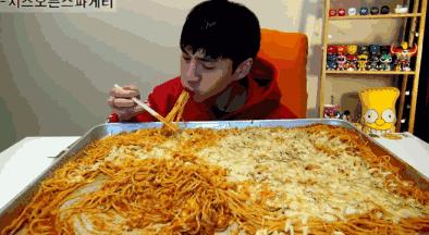 很多人享受的吃播，对一些人来说却可能是“谋杀”