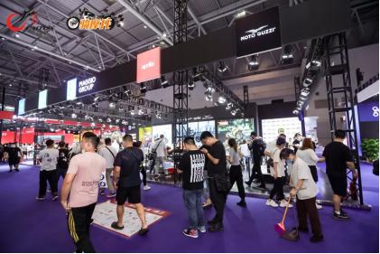 跨越大半个中国来到重庆摩博会,全国摩友齐聚重庆摩博会