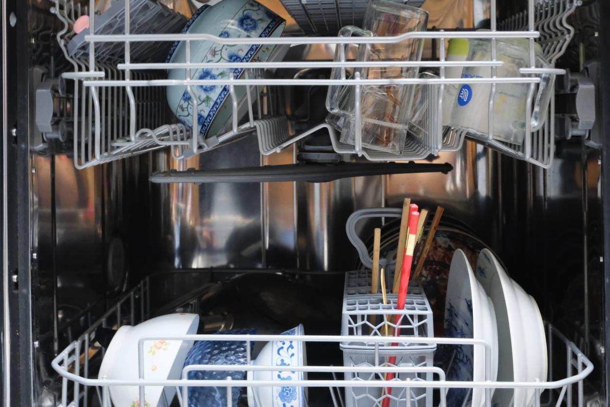 海尔超窄洗碗机真实测评,都说洗碗机是解决家庭矛盾的神器