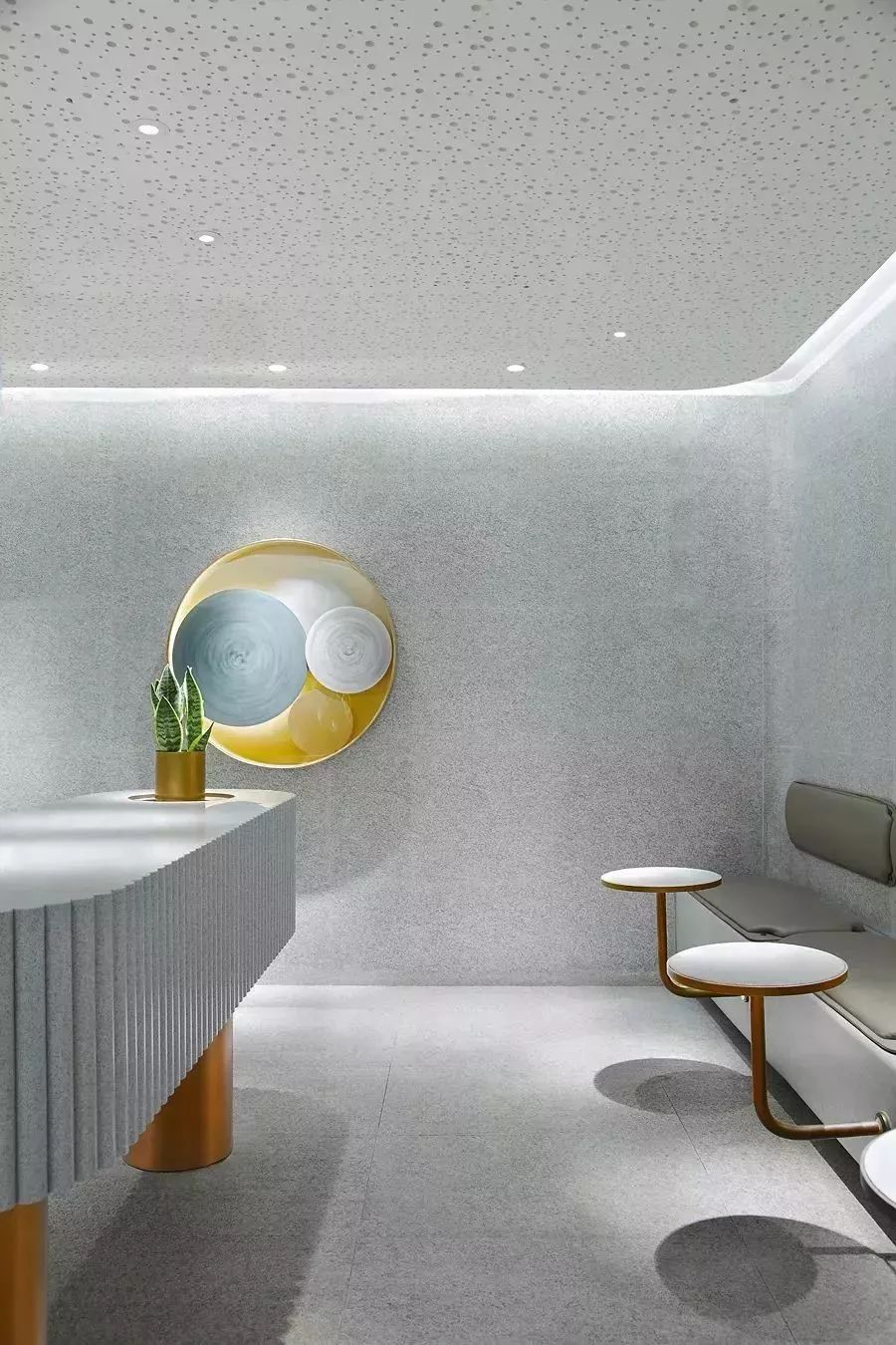 服装人要哭了！年利润4亿、估值90亿的喜茶竟然跨界服装行业？