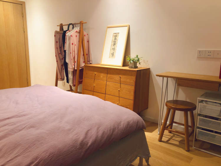 70平两室小户型,原木色的日式小清新,让家更温馨