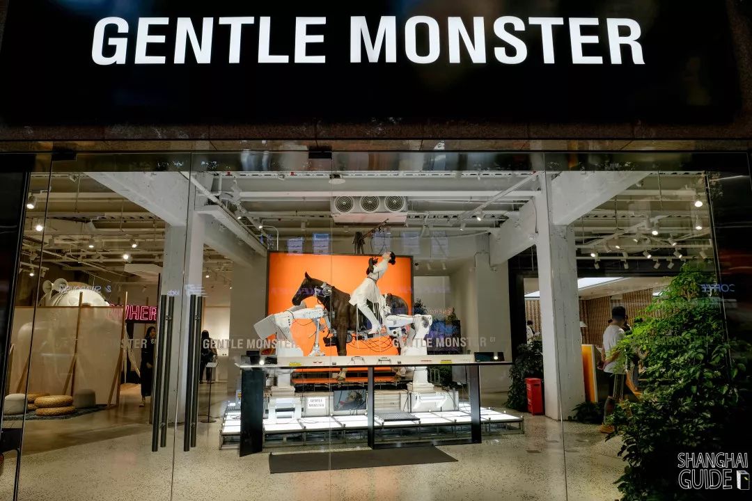 淮海路和南京西路哪个繁华,南京西路vs陆家嘴