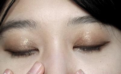 日常色很全的眼影盘,本年度最爱彩妆