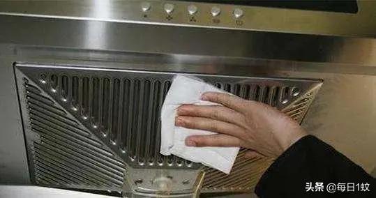 小妙招油烟机重油污怎么快速去除,油烟机怎么摘下来清洗油污最有效