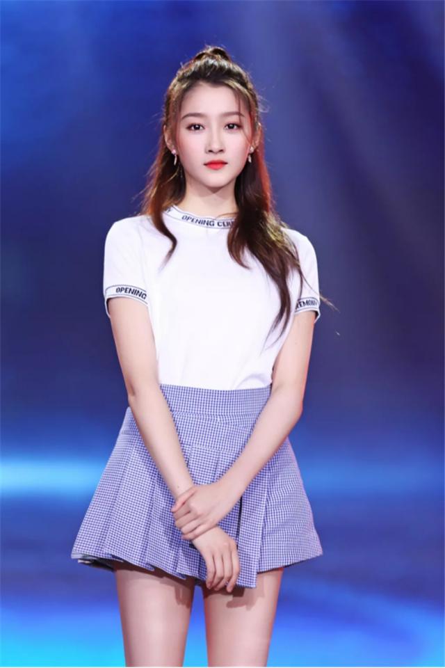 关晓彤百褶裙秋冬,关晓彤同款百褶裙