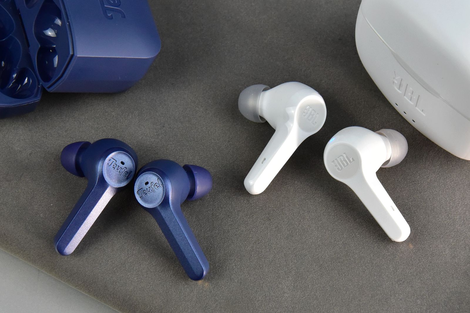 jbl头戴式耳机值不值得买,1000元左右jbl耳机